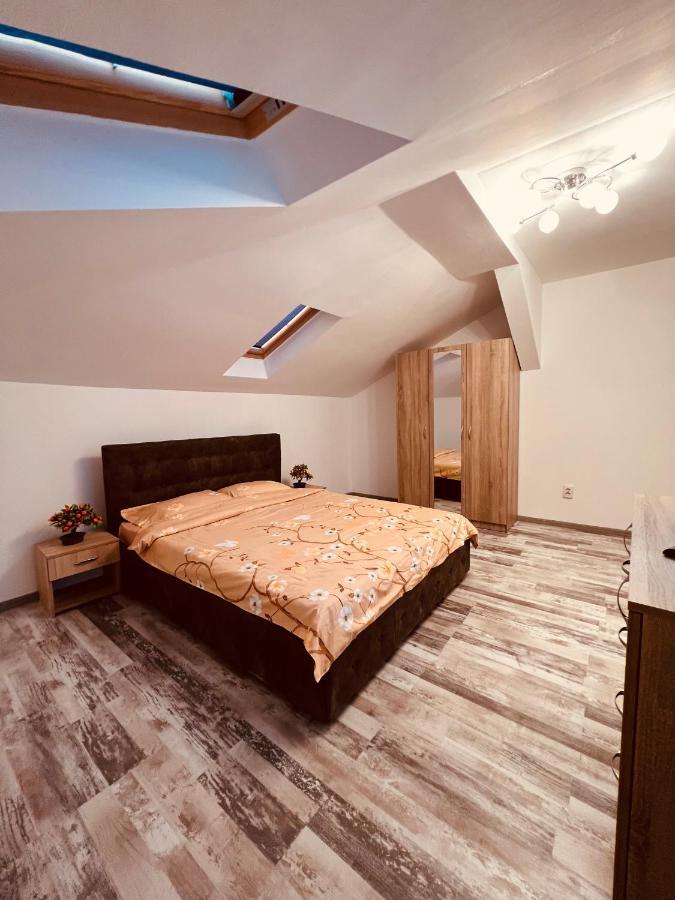 Zizi'S House Garii Apartment Brasov Luaran gambar
